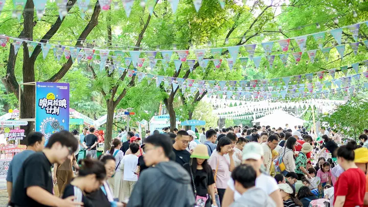 龙潭中湖公园“摩天轮之夜”焕新启动，6场周末夏夜狂欢轮番上演