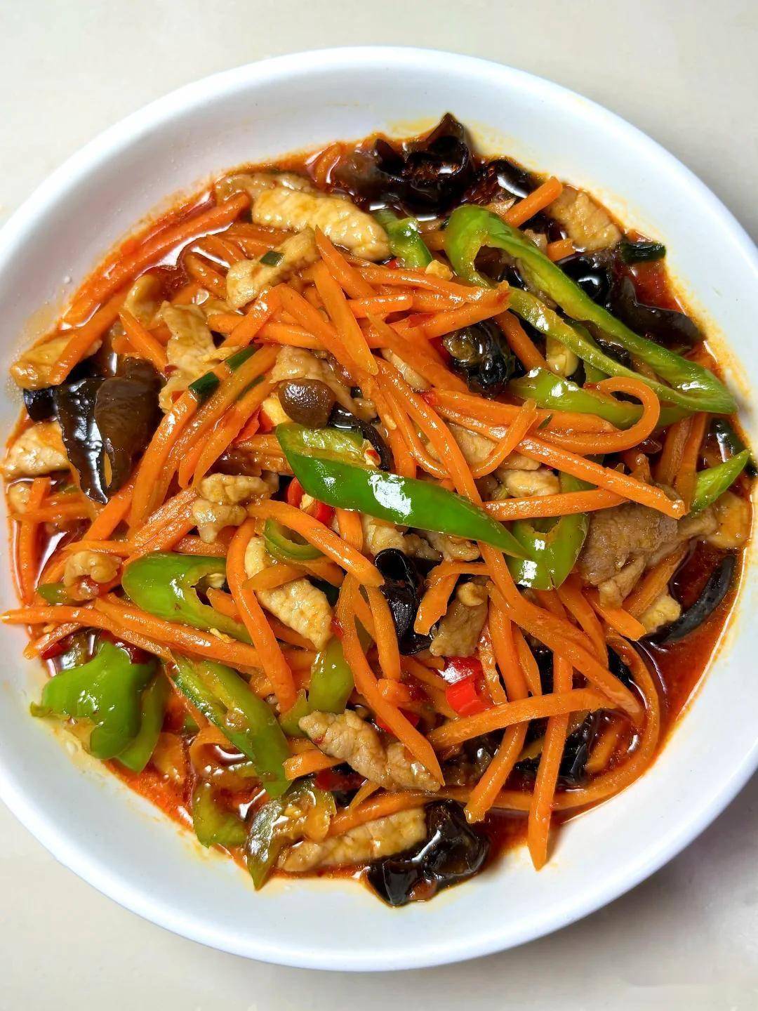 家常鱼香肉丝原来超好上手，师傅透露配比秘诀，肉丝滑嫩酸甜超下饭