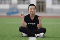 13岁拒绝1500万，19岁送自己出国上大学，逆天改命全靠妈妈一句话！