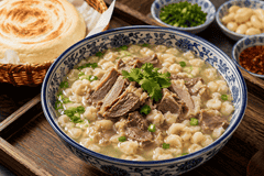 两款同带“馍”名的西安主食，吃法差异背后藏着怎样的生活韵律？