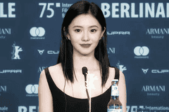 刘浩存电影节亮相尽显顶级气场 外媒直拍零滤镜全程从容获全网认可