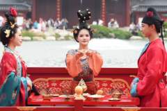 华清宫当“红娘” 沉浸式游园为青年搭起“鹊桥会”
