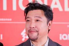 “东北酒王”贾冰，剧组连干6瓶洋酒，第二天差点吐血