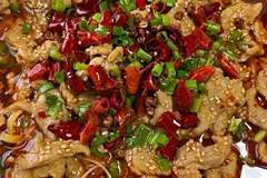 原创经典水煮肉片不用去饭店，掌握底料调配法，肉片鲜嫩香辣够过瘾