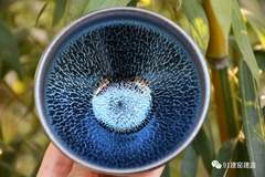 建盏:茶器中的瑰宝,品茗仪式的完美诠释
