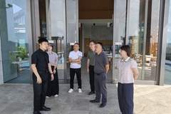 州政协调研组赴龙里县考察旅居产业发展情况