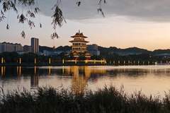 铜城夏夜:烟火气里邂逅清凉与精彩