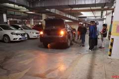 广西一公职人员驾车进地库碾死醉汉，“躺在右转车道盲区”，检察院决定不起诉