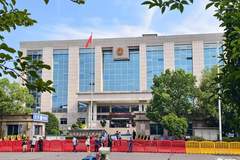 “弟弟举报哥哥冒名上大学”案母亲首度露面：弟弟长大当上公务员就飘了