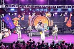 大沙河金沙银滩火秀、打铁花演艺持续至8月底!