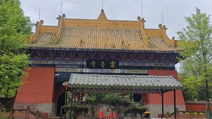 天台山旅游景区,享有“九寨归来不看水,天台归来不玩水”的美誉。