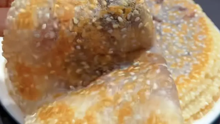 不用发面!快手芝麻糯米饼,香酥带芝麻香,待客也拿得出手