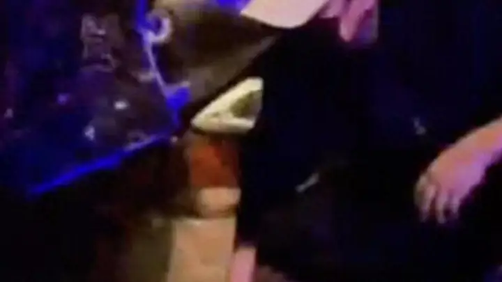 张颂文街头救人获见义勇为!明星褪去光环尽显平民英雄本色