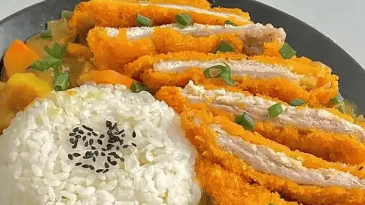 酥脆多汁不油腻！这道咖喱猪排饭掌握关键细节在家也能做，学会解锁开店级美味