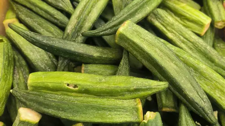 低温冻干锁住秋葵原生风味 这款轻食小食脆爽无负担
