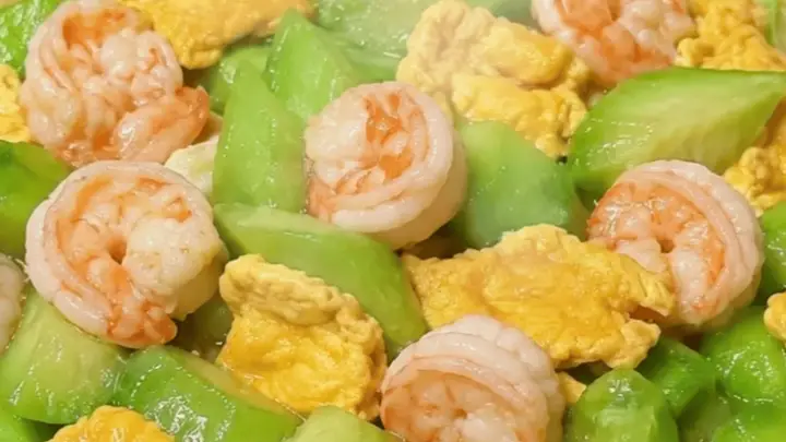 丝瓜虾仁炒蛋:一口鲜甜,把夏日的清爽与营养都装进碗里