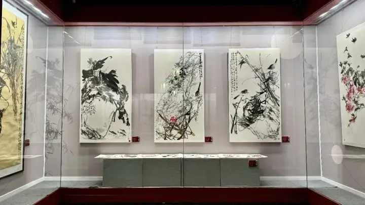 张晖写意花鸟画作品展在沈阳故宫开展