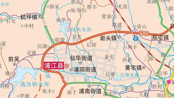 浦江县位于浙江金华,因浦阳江而得名,城北的仙华山值得一去