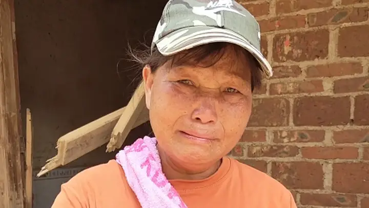 广西横州受灾产妇带着出生不到40天的新生儿和两岁多的大宝光脚逃生,南宁一月子中心免费收留照顾:先帮她度过难熬时期