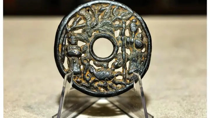 刘春声专栏∣古代滇地镂空钱鉴赏(六):龟鹤齐寿钱及其文化寓意