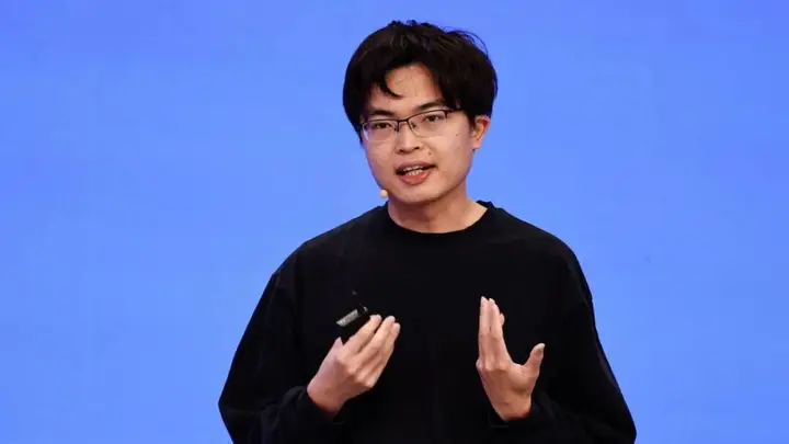 Kimi K3引发全球轰动 胡锡进盛赞杨植麟展现中国年轻科学家无限创造力