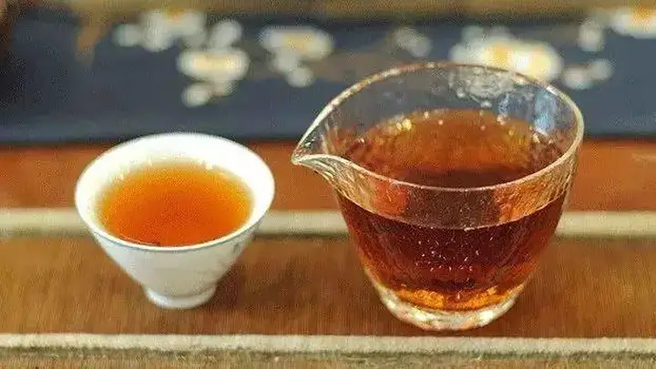 想喝到安化黑茶的醇厚精髓,得把冲泡时间拿捏准这几个关键点