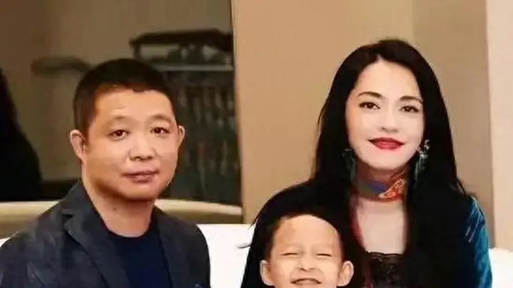 离婚四月姚晨现状曝光，提前布局稳操胜券，子影业事业未受风波丝毫影响