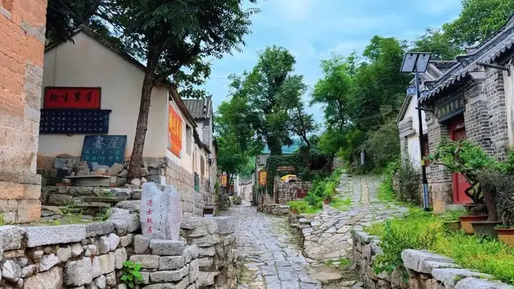 官庄街道夏季旅游季石门站盛大启幕 清凉水雾童趣嬉水共绘夏日精彩