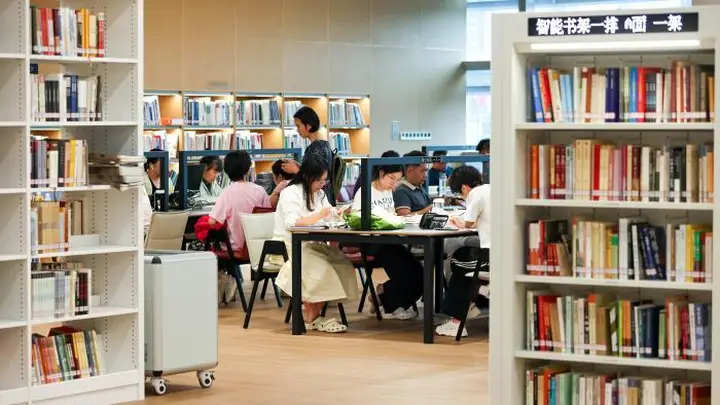 湖北武汉:慢品书香 乐享阅读时光