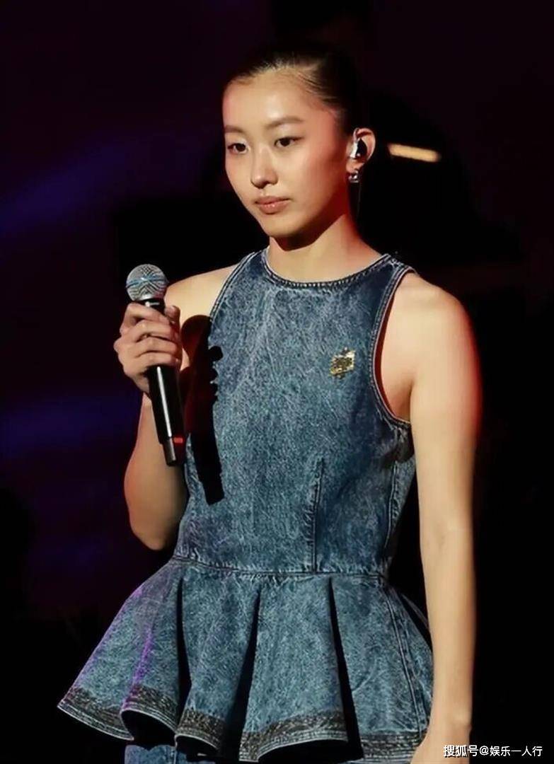 陈奕迅1.8亿买寿臣山豪宅被传是女儿嫁妆，22岁陈康堤当场拆台：他没说，可能是送他自己