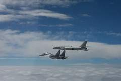 现场画面:中俄两军在日本海、东海、太平洋西部空域联合空中战略巡航