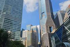 新加坡不眠夜:年中假期里,两段截然不同的“夜间城市体验”