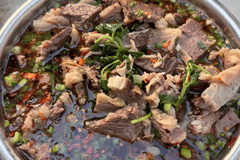 选肉控火有讲究，教你炖出酥烂入味的烂烀牛肉