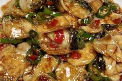 蒜香鱼片：一勺酱汁，三碗米饭的“碳水狂欢”