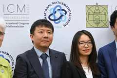 北大官方公微删邓煜专访内容 网友：务实留学择业建议竟被删