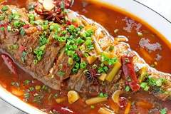 炖鱼肉要鲜嫩无腥还让孩子天天爱吃？认准这3种香料，肉嫩汤浓还锁鲜
