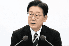 王毅赴韩开会，一谈就是两天，李在明开始冒险，要抢回战时指挥权