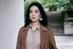 随性高级，干练利落，宋佳的高知秋季穿搭堪称40+职场女性范本