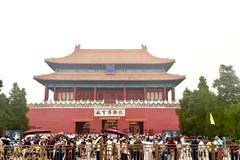 半两财经｜暑期出游升温，多个热门目的地仍有300元低价机票可捡漏