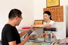 从世界500强到熏炉旁,海归姑娘接棒非遗烤鸡架