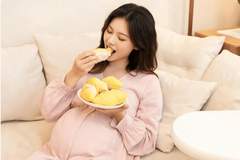 广西孕妇狂吃榴莲，产房生下儿子时，在场所有医生惊呆了，妈妈也愣了……