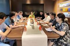 吴凌频与省茶业集团董事长周重旺一行座谈