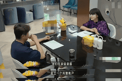 45岁邹市明“听老婆的话”，今年重返拳击赛场！妻子冉莹颖笑称：打赢了有钱花，打输了大不了换老公，还有保险拿