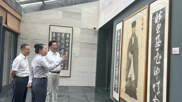唐国强走进贵阳孔学堂和越界影城