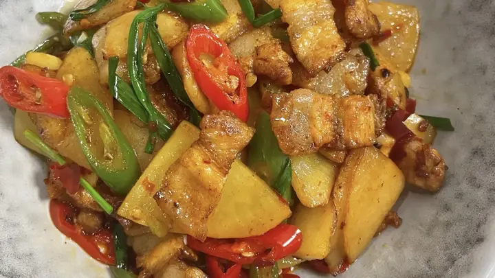 五花肉炒香辣土豆片,一口入魂的米饭杀手