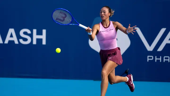 13记Ace!WTA雅典站-郑钦文2-0资格赛选手 重返巡回赛八强