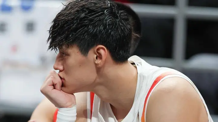 中国男篮:王浩然处理个人事务暂离队,曾凡博赴海外疗伤