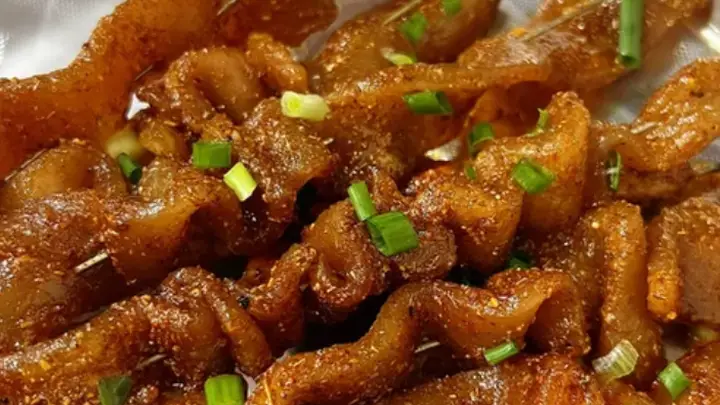 文山烤猪皮:外酥内糯的滇式宵夜经典