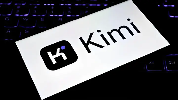 月之暗面开源Kimi K3大模型，冲击500亿美元估值融资，创始人杨植麟为何未留美？