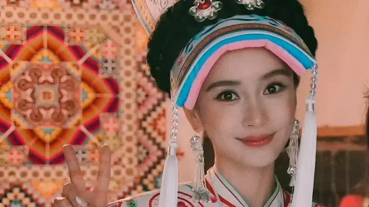 Angelababy羌寨广告大片曝光,民族风造型成文旅传播新亮点